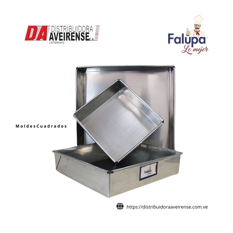 Bandeja  M o l d e s  C u a d r a d o s  C O N C A B I L L A. 755gr. Medidas  33x33 cm